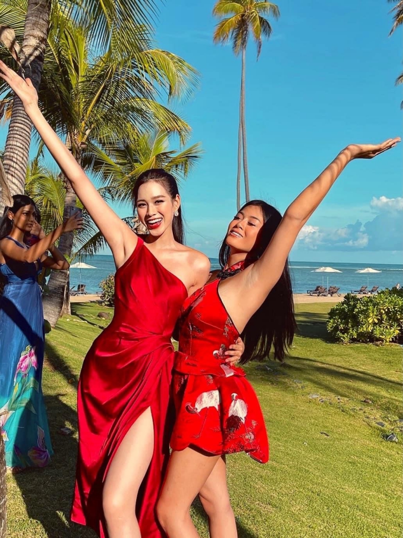 Đỗ Hà thay 3 bộ váy trong ngày thứ 3 tham gia Miss World 2021 - Ảnh 1